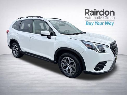 Used 2023 Subaru Forester Premium image 1