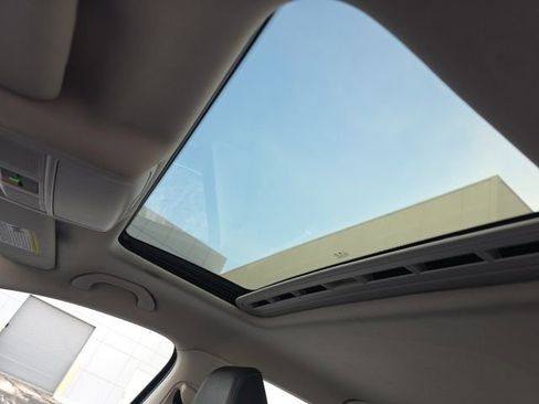 Used 2022 Volkswagen Passat 2.0T SE image 30