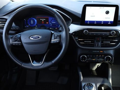 Used 2022 Ford Escape SEL w/ Technology Package image 10