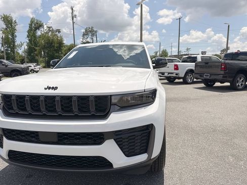 New 2026 Jeep Grand Cherokee L 4WD image 10