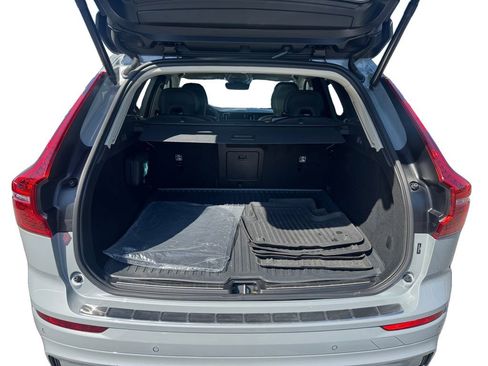 Certified 2024 Volvo XC60 B5 Plus w/ Protection Package Premier AWD/4WD image 6