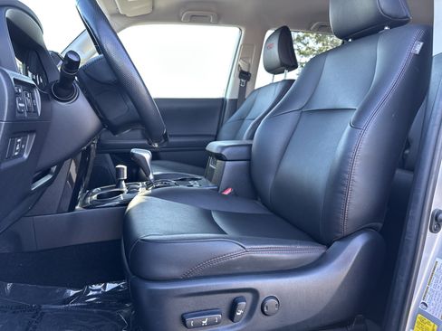 Certified 2024 Toyota 4Runner TRD Off-Road Premium image 16