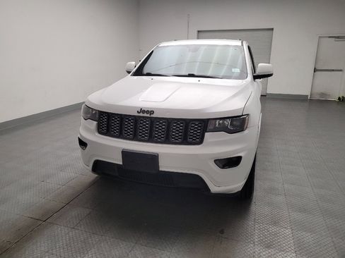 Used 2022 Jeep Grand Cherokee Laredo X AWD/4WD image 15