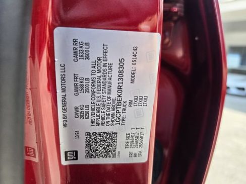 Used 2024 Chevrolet Colorado W/T w/ WT Convenience Package II AWD/4WD image 29
