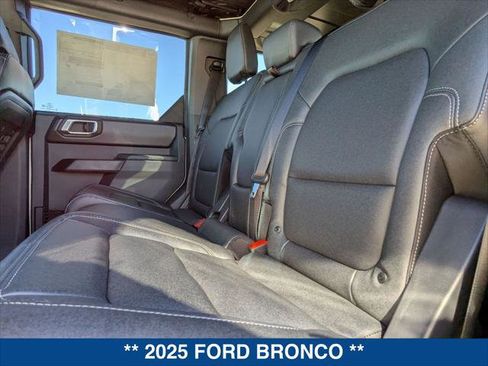 New 2025 Ford Bronco Badlands image 19