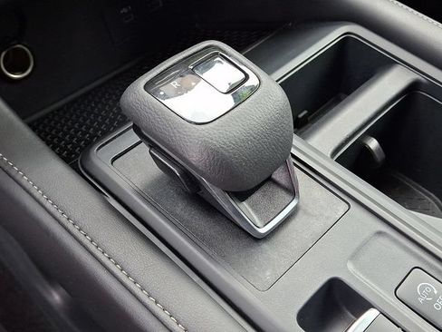 Used 2024 Nissan Pathfinder S AWD/4WD image 10