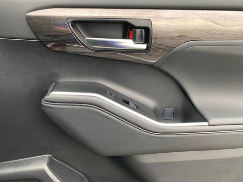 New 2026 Toyota Highlander Platinum AWD/4WD image 21