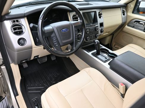 Used 2017 Ford Expedition EL XLT w/ Equipment Group 202A image 21