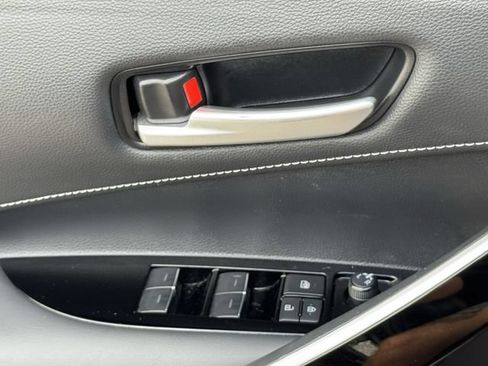 Used 2022 Toyota Corolla XSE FWD image 21