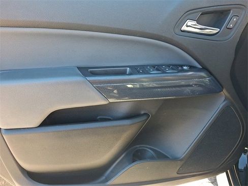 Used 2019 Chevrolet Colorado Z71 w/ Z71 Midnight Edition image 12