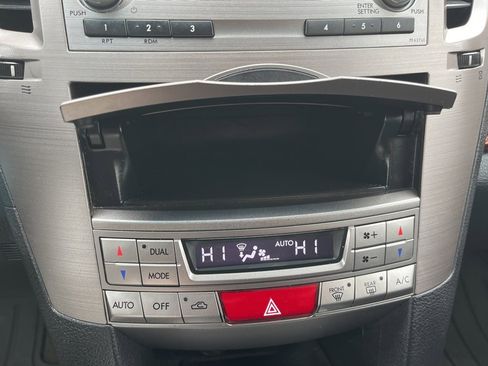 Used 2012 Subaru Outback 3.6R Limited w/ Moonroof Pkg image 17