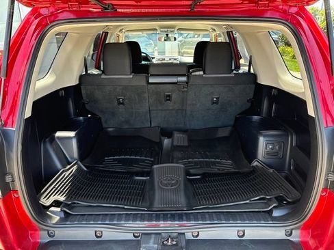 Used 2019 Toyota 4Runner SR5 AWD/4WD image 27