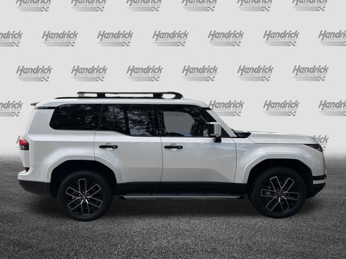 Used 2024 Lexus GX 550 w/ Accessory Package (Z1) AWD/4WD image 10