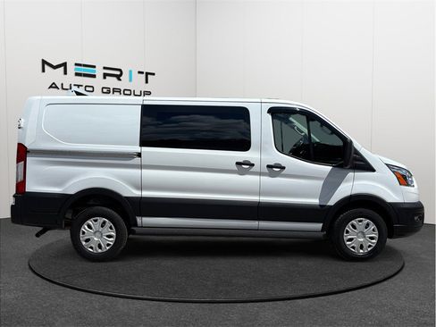 Used 2022 Ford Transit 250 130 Low Roof w/ Exterior Upgrade Package RWD image 10