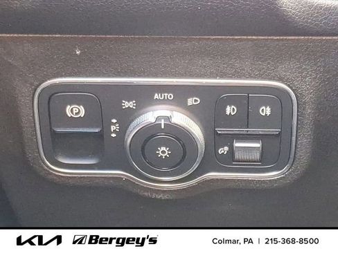 Used 2020 Mercedes-Benz GLB 250 4MATIC image 26