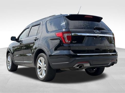 Used 2018 Ford Explorer XLT w/ Equipment Group 202A AWD/4WD image 5