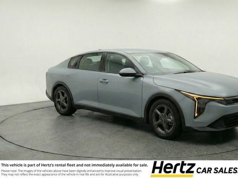 Used 2025 Kia K4 FWD image 1