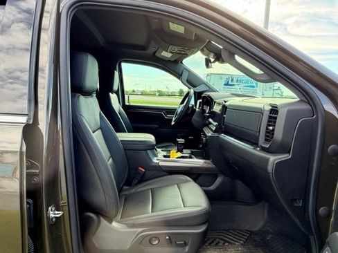 Used 2023 Chevrolet Silverado 1500 LTZ w/ Technology Package AWD/4WD image 11