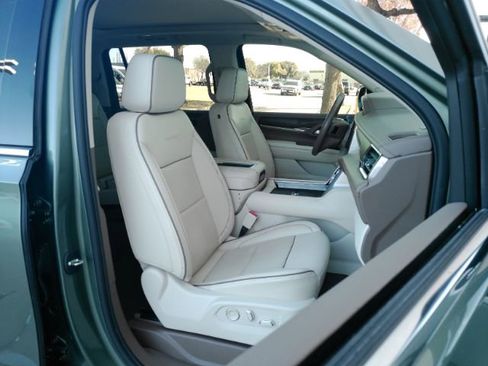 Used 2023 GMC Yukon XL Denali image 21