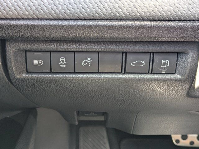 Used 2025 Toyota Camry SE w/ Convenience Package FWD image 21