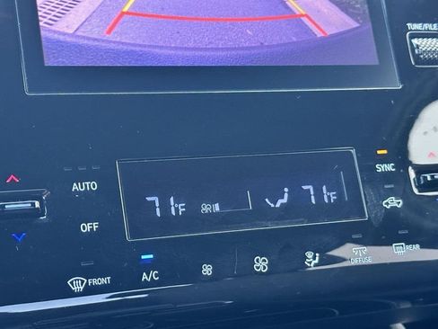 Used 2024 Hyundai Santa Cruz SEL image 18