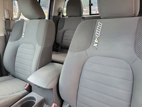 Used 2019 Nissan Frontier PRO-4X image 16