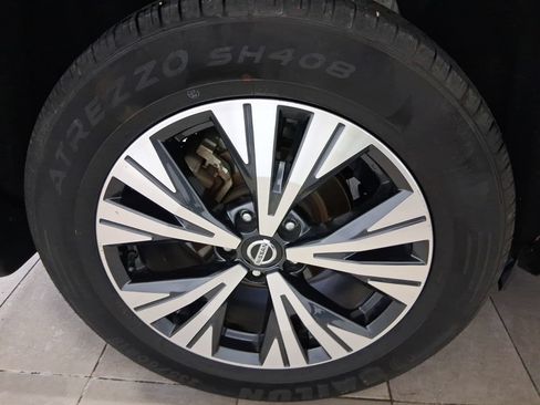 Used 2021 Nissan Rogue SV FWD image 11