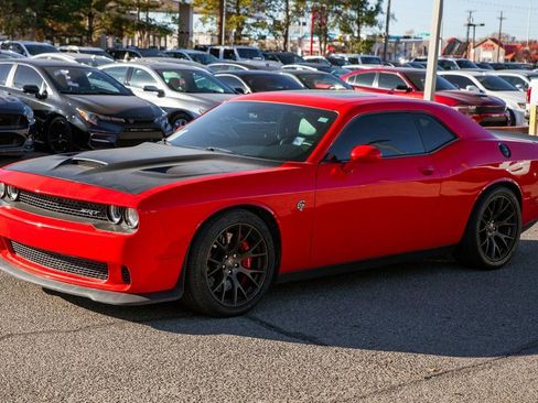 Used 2016 Dodge Challenger SRT Hellcat image 8