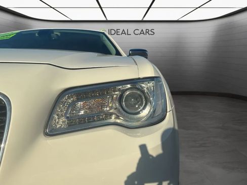 Used 2015 Chrysler 300 C w/ Light Group RWD image 31