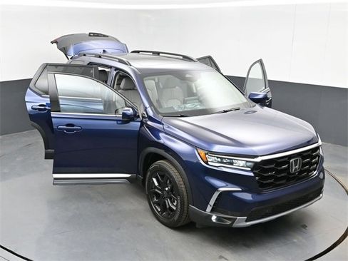 New 2025 Honda Pilot Touring image 41