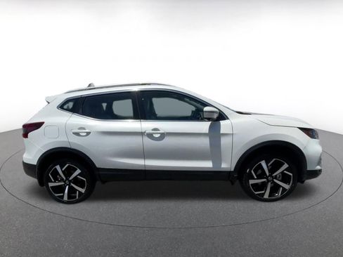 Used 2022 Nissan Rogue Sport SL image 16
