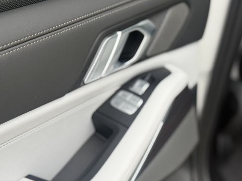 Certified 2024 BMW X7 xDrive40i AWD/4WD image 21