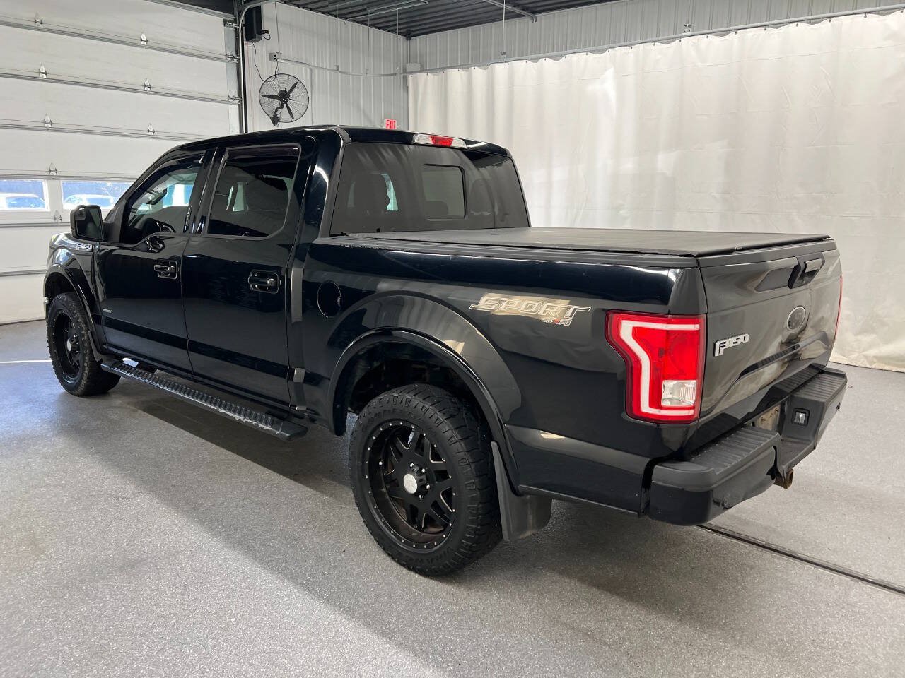 Used 2017 Ford F150 XLT w/ Equipment Group 302A Luxury AWD/4WD image 6