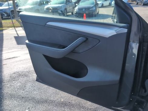 Used 2023 Tesla Model Y Performance image 19