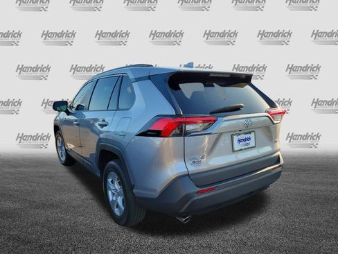 Used 2020 Toyota RAV4 XLE w/ Convenience Package FWD image 8