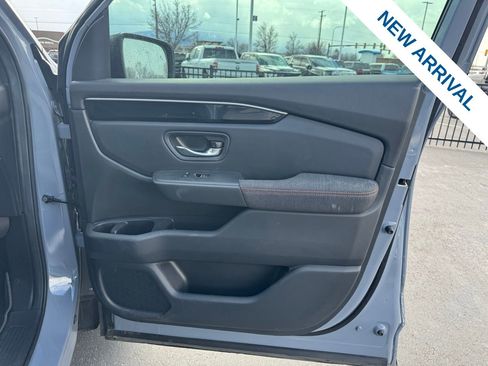 Used 2025 Honda Pilot Sport image 10