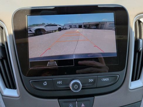 Used 2025 Chevrolet Malibu LT FWD image 24