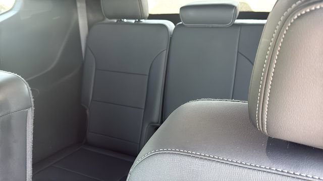 Used 2025 Buick Enclave Preferred FWD image 26