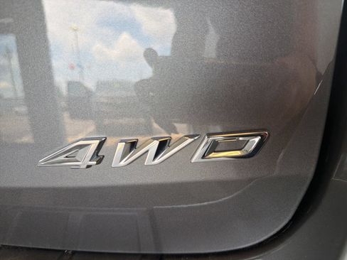 Used 2025 Ford Explorer ST-Line w/ ST-Line Street Pack AWD/4WD image 8