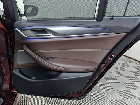 Used 2021 BMW M550i xDrive w/ Dynamic Handling Package image 42