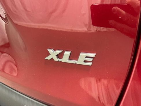 Used 2022 Toyota RAV4 XLE w/ Convenience Package FWD image 15