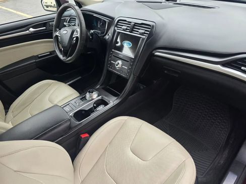 Used 2018 Ford Fusion Energi Titanium image 27