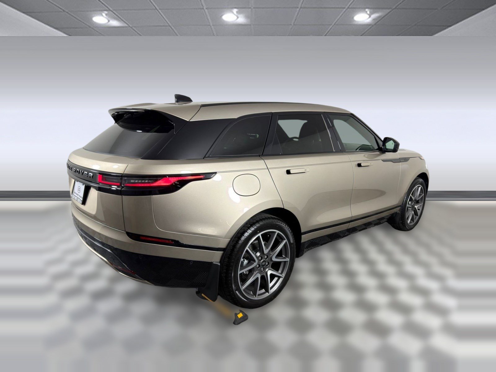 Used 2026 Land Rover Range Rover Velar Dynamic SE AWD/4WD image 9