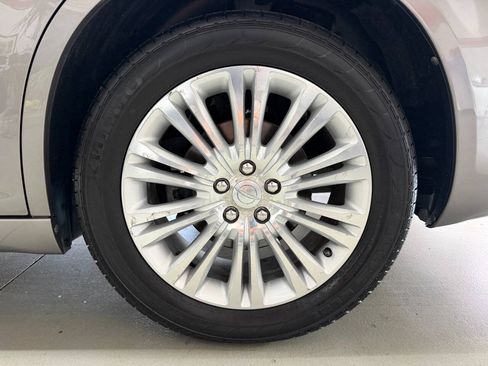 Used 2014 Chrysler 300 AWD w/ Driver Convenience Group image 29