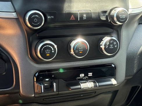 Used 2022 RAM 2500 Big Horn AWD/4WD image 15