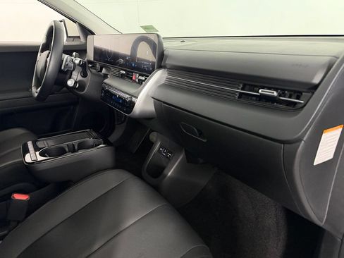 Used 2025 Hyundai Ioniq 5 SEL RWD image 32
