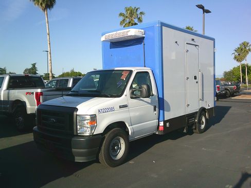 Used 2023 Ford E-350 and Econoline 350 Super Duty w/ Power Windows & Locks Group RWD image 2