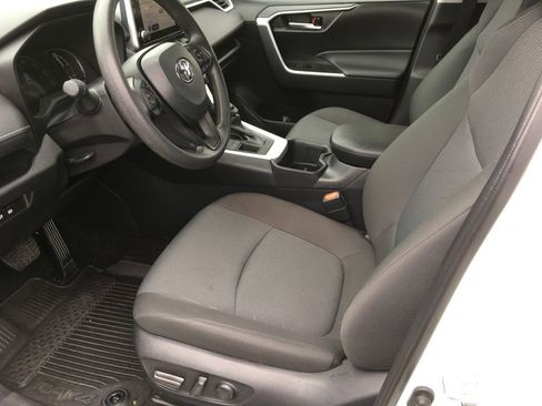 Used 2025 Toyota RAV4 XLE AWD/4WD image 19