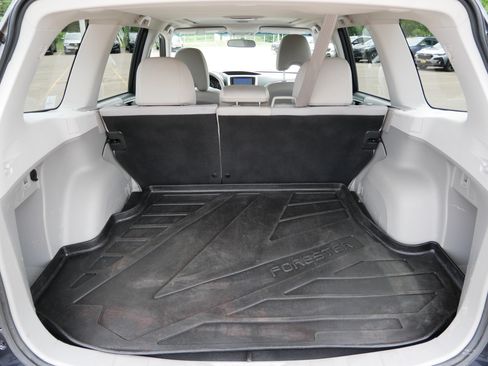 Used 2012 Subaru Forester 2.5X Premium w/ All-Weather Pkg AWD/4WD image 18