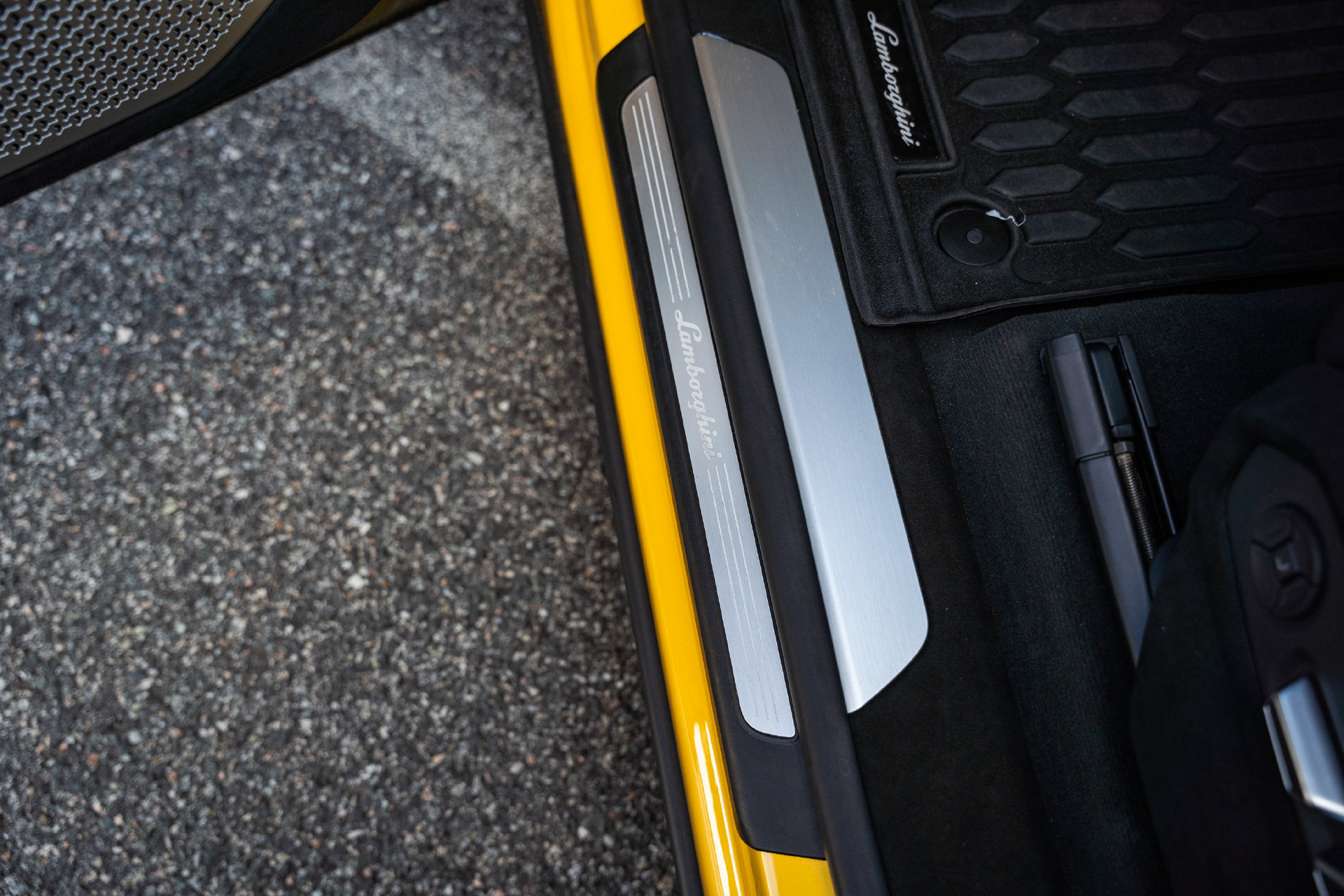 Used 2024 Lamborghini Urus Performante AWD/4WD image 25